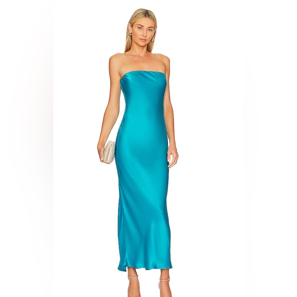 x REVOLVE Angel Strapless Midi Dress in Blue
SNDYS